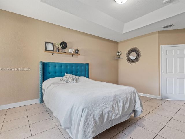 3-bedroom home for sale in Homestead - 211 SW 15th Ter - MondialRealty