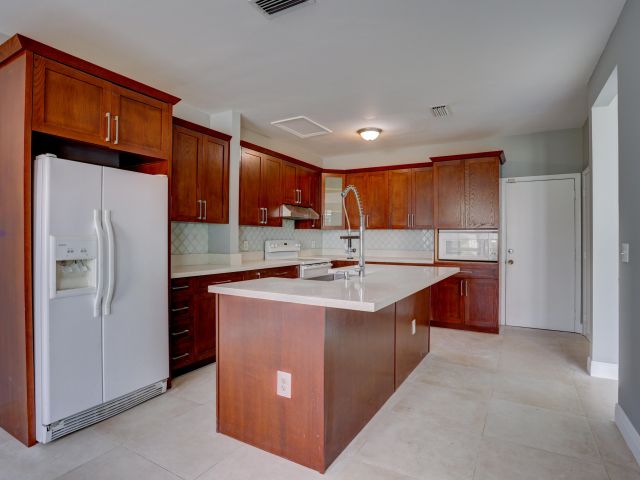 Home for rent at 15895 NW 5th Street - photo 6787340