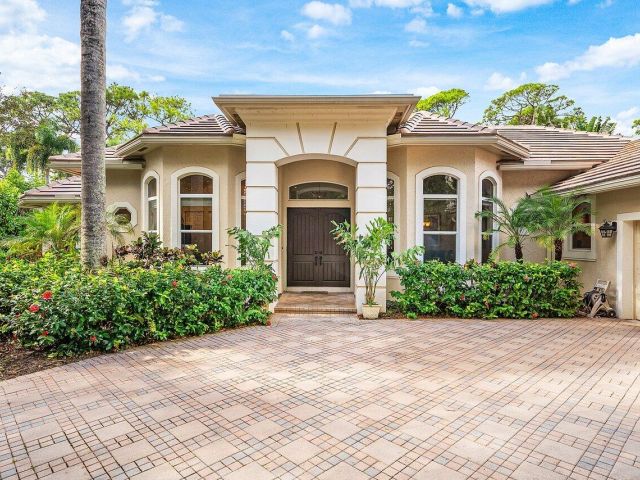 Home for sale at 2560 Whispering Oaks Lane - photo 6816639