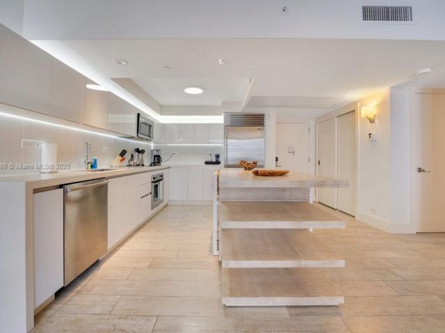 Apartment for rent  Unit #1204 - photo 6788610