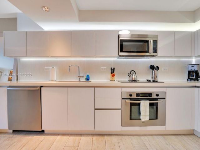 Apartment for rent  Unit #1204 - photo 6788611