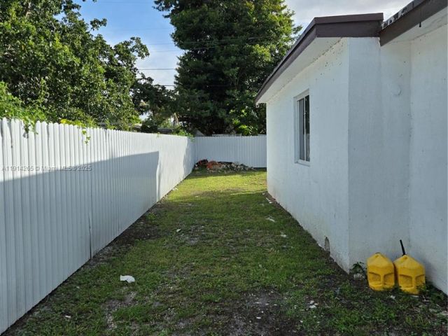 Home for rent at 1420 NW 116th St - photo 7427675