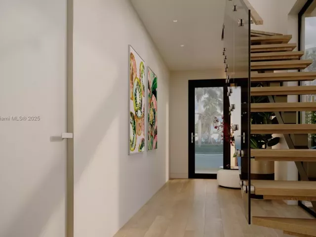 4-bedroom home for sale in Bay Harbor Islands - 10190 E Bay Harbor Dr 13 - MondialRealty