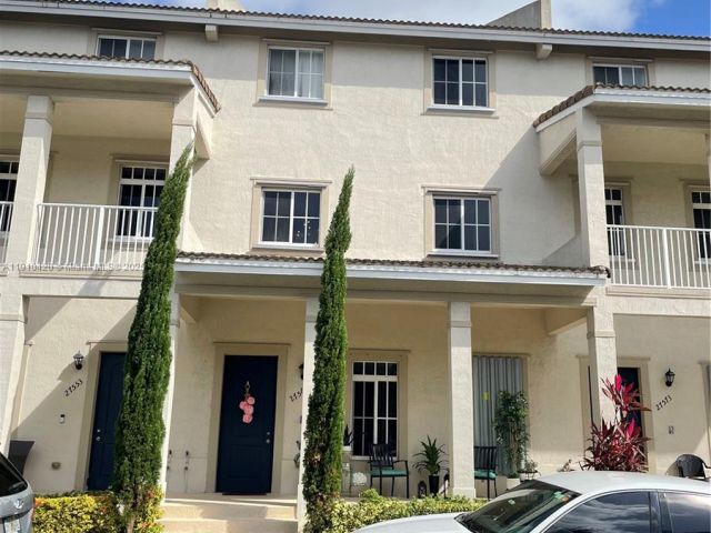 3-bedroom home for rent in Homestead - 27563 SW 139th Psge #A - MondialRealty