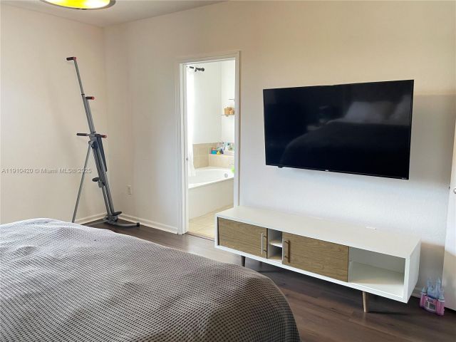 3-bedroom home for rent in Homestead - 27563 SW 139th Psge #A - MondialRealty