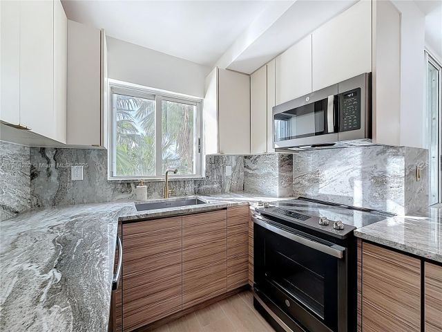 Apartment for rent  Unit #508 - photo 6789357