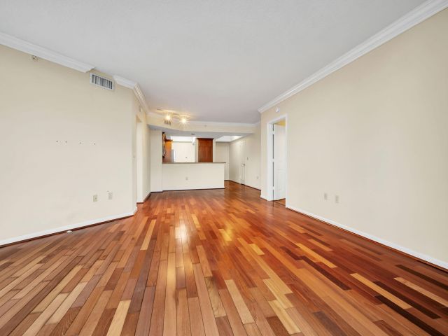 Apartment for rent  Unit #707 - photo 6789638