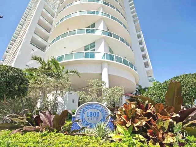 1-bedroom condo for sale in Miami - 1800 N Bayshore Dr 306 - MondialRealty