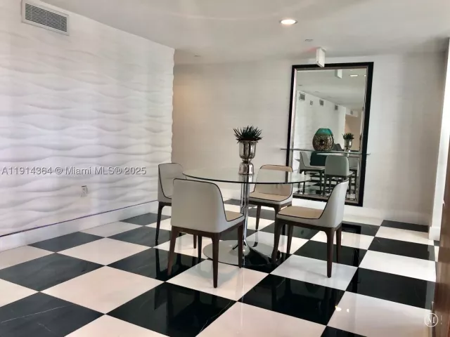 1-bedroom condo for sale in Miami - 1800 N Bayshore Dr 306 - MondialRealty