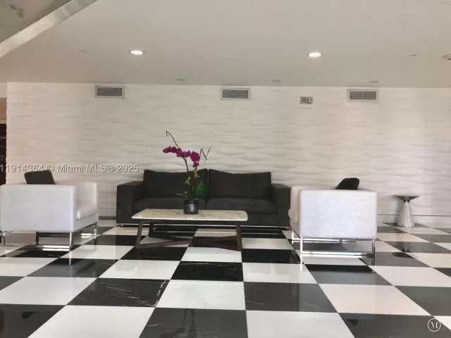 1-bedroom condo for sale in Miami - 1800 N Bayshore Dr 306 - MondialRealty
