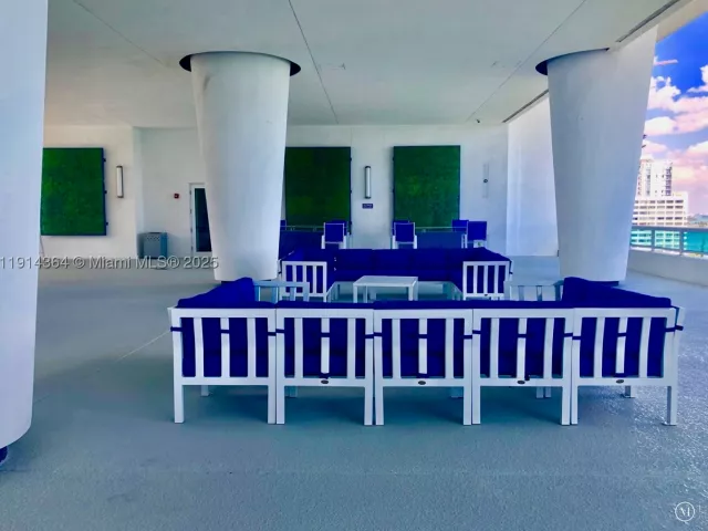 1-bedroom condo for sale in Miami - 1800 N Bayshore Dr 306 - MondialRealty