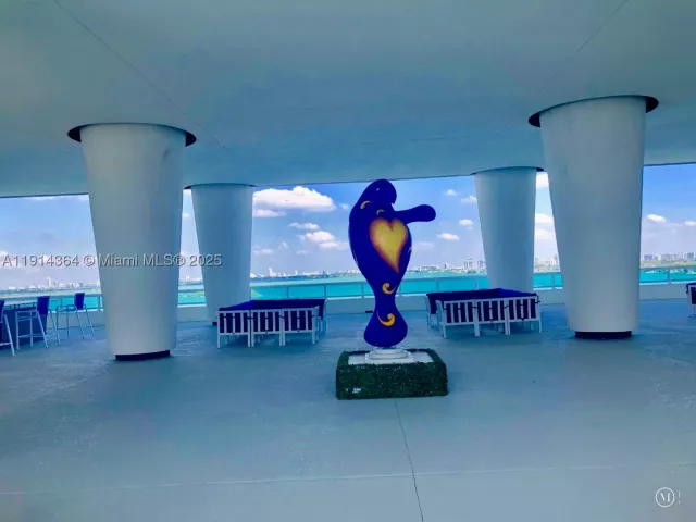 1-bedroom condo for sale in Miami - 1800 N Bayshore Dr 306 - MondialRealty