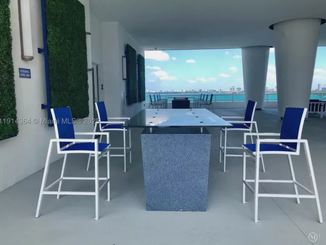 1-bedroom condo for sale in Miami - 1800 N Bayshore Dr 306 - MondialRealty