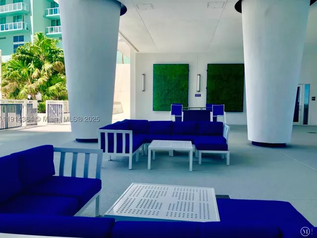 1-bedroom condo for sale in Miami - 1800 N Bayshore Dr 306 - MondialRealty