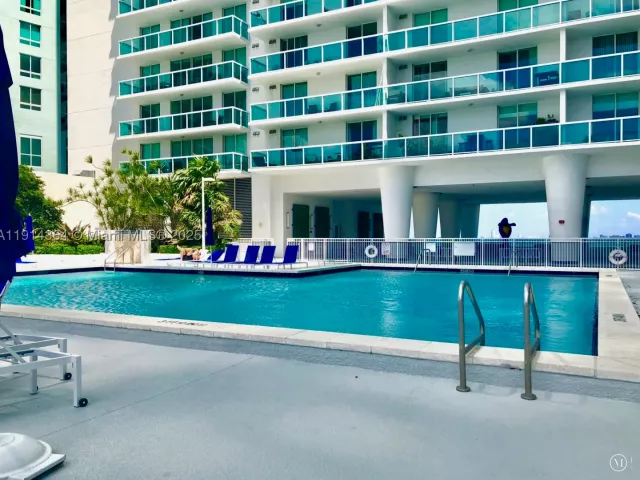 1-bedroom condo for sale in Miami - 1800 N Bayshore Dr 306 - MondialRealty