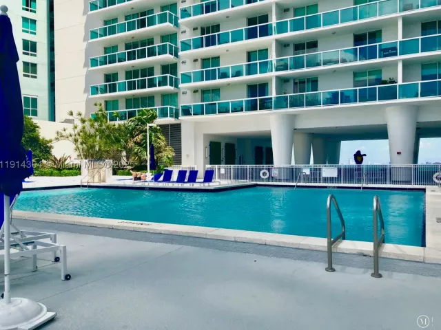 1-bedroom condo for sale in Miami - 1800 N Bayshore Dr 306 - MondialRealty