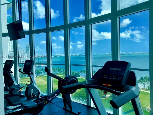 1-bedroom condo for sale in Miami - 1800 N Bayshore Dr 306 - MondialRealty