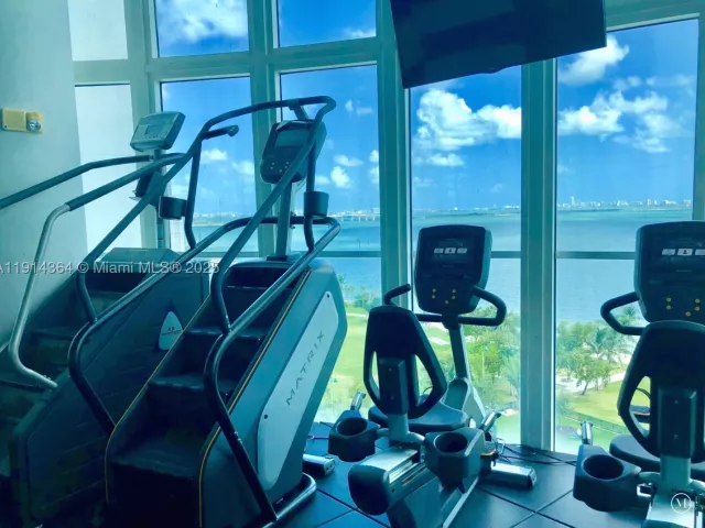 1-bedroom condo for sale in Miami - 1800 N Bayshore Dr 306 - MondialRealty