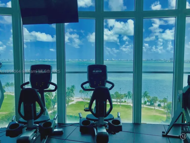 1-bedroom condo for sale in Miami - 1800 N Bayshore Dr 306 - MondialRealty