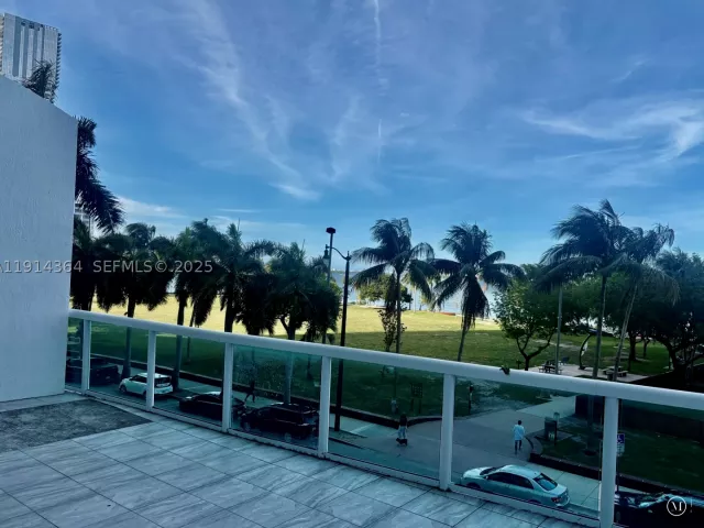 1-bedroom condo for sale in Miami - 1800 N Bayshore Dr 306 - MondialRealty