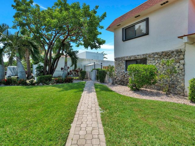 Home for rent at 1901 N Riverside Drive Apt 1 - photo 6831522