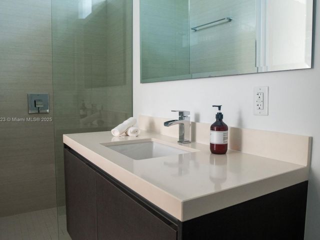 Apartment for sale  Unit #1811 - photo 6789074