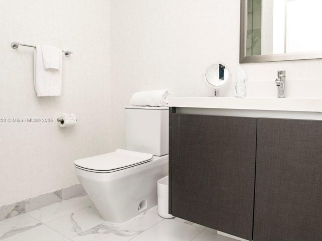 Apartment for sale  Unit #1811 - photo 6789075