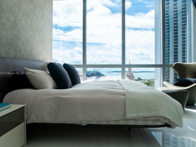 Apartment for sale  Unit #1811 - photo 6789082