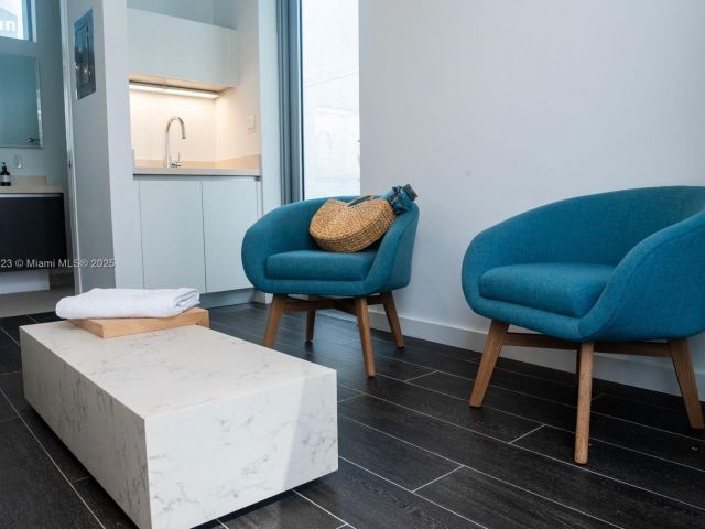 Apartment for sale  Unit #1811 - photo 6789084