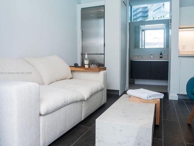 Apartment for sale  Unit #1811 - photo 6789085