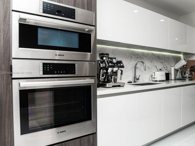 Apartment for sale  Unit #1811 - photo 6789087