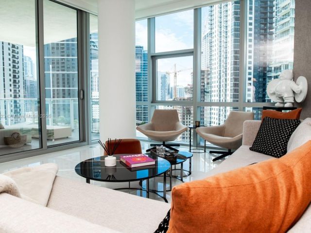 Apartment for sale  Unit #1811 - photo 6789089