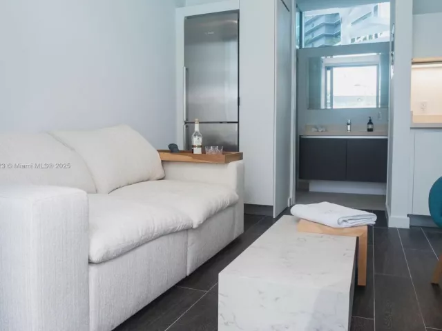 3-bedroom condo for sale in Miami - 851 NE 1st Ave 1811 - MondialRealty