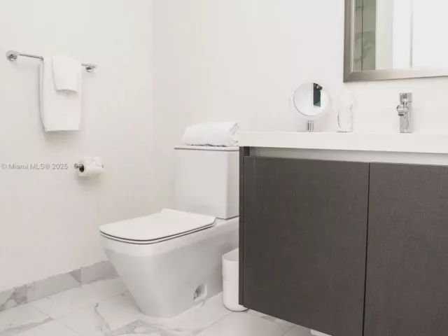 3-bedroom condo for sale in Miami - 851 NE 1st Ave 1811 - MondialRealty