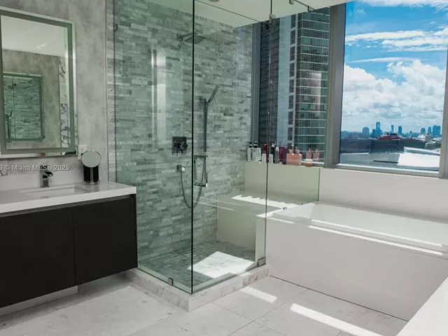 3-bedroom condo for sale in Miami - 851 NE 1st Ave 1811 - MondialRealty