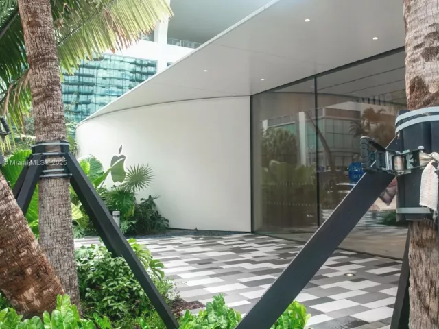 3-bedroom condo for sale in Miami - 851 NE 1st Ave 1811 - MondialRealty