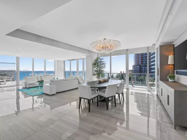 4-bedroom condo for sale in Fort Lauderdale - 2200 N Ocean Blvd N605 - MondialRealty