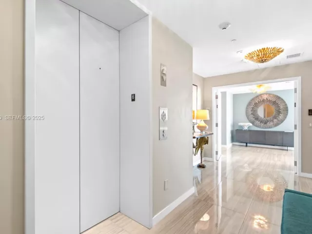 4-bedroom condo for sale in Fort Lauderdale - 2200 N Ocean Blvd N605 - MondialRealty