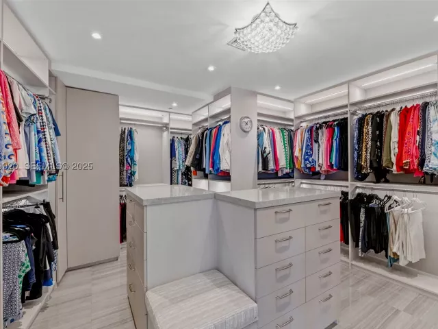 4-bedroom condo for sale in Fort Lauderdale - 2200 N Ocean Blvd N605 - MondialRealty