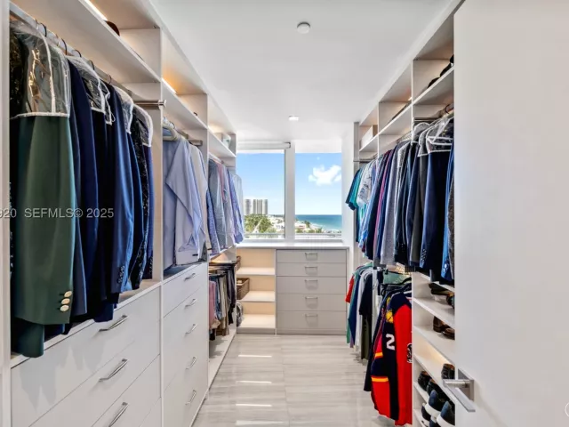 4-bedroom condo for sale in Fort Lauderdale - 2200 N Ocean Blvd N605 - MondialRealty