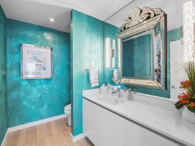 4-bedroom condo for sale in Fort Lauderdale - 2200 N Ocean Blvd N605 - MondialRealty