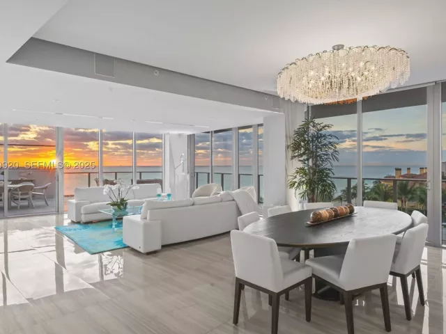 4-bedroom condo for sale in Fort Lauderdale - 2200 N Ocean Blvd N605 - MondialRealty