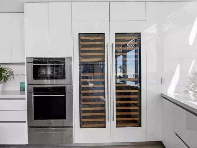 4-bedroom condo for sale in Fort Lauderdale - 2200 N Ocean Blvd N605 - MondialRealty