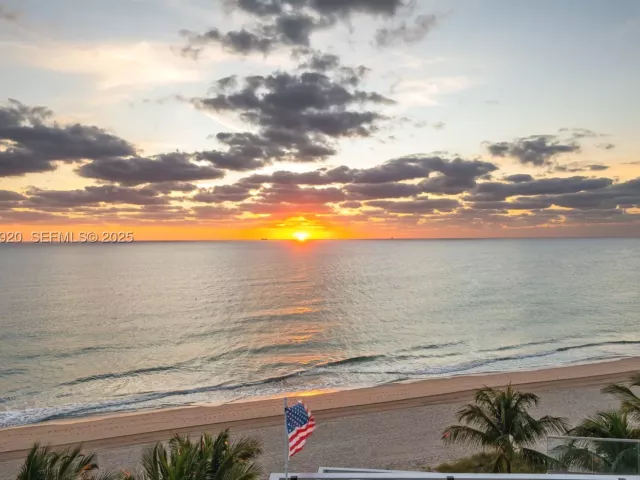 4-bedroom condo for sale in Fort Lauderdale - 2200 N Ocean Blvd N605 - MondialRealty