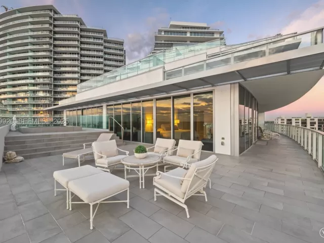 4-bedroom condo for sale in Fort Lauderdale - 2200 N Ocean Blvd N605 - MondialRealty