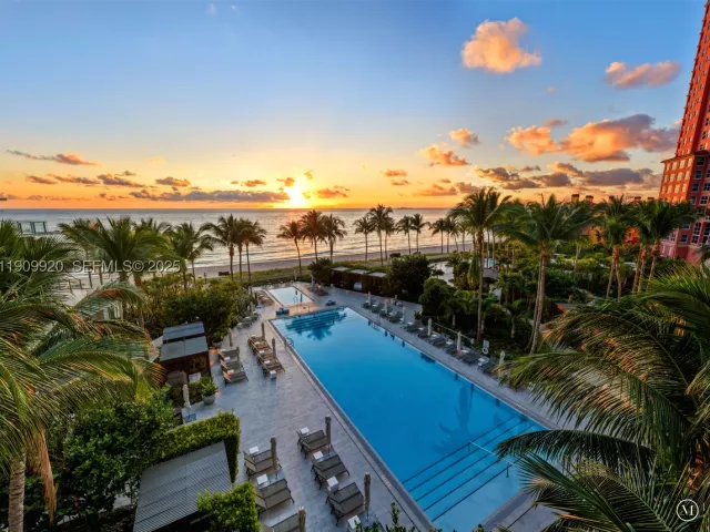 4-bedroom condo for sale in Fort Lauderdale - 2200 N Ocean Blvd N605 - MondialRealty