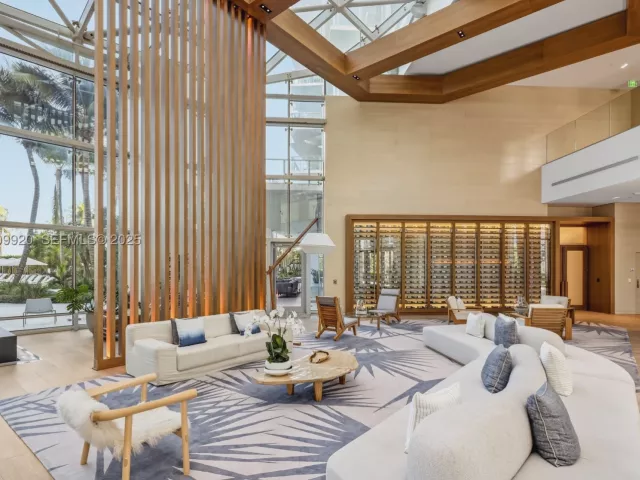 4-bedroom condo for sale in Fort Lauderdale - 2200 N Ocean Blvd N605 - MondialRealty
