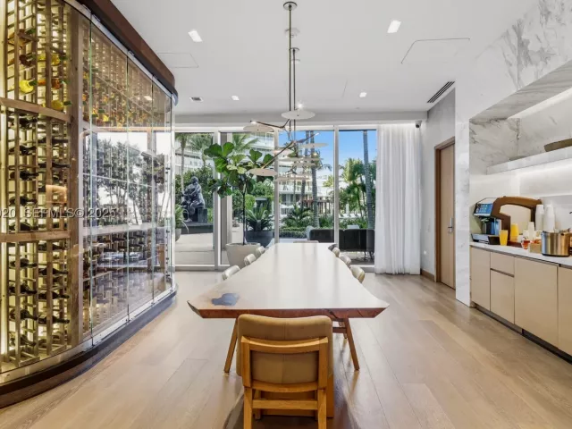 4-bedroom condo for sale in Fort Lauderdale - 2200 N Ocean Blvd N605 - MondialRealty