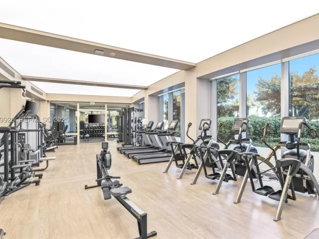 4-bedroom condo for sale in Fort Lauderdale - 2200 N Ocean Blvd N605 - MondialRealty