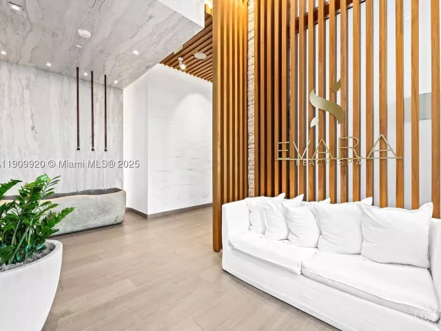 4-bedroom condo for sale in Fort Lauderdale - 2200 N Ocean Blvd N605 - MondialRealty